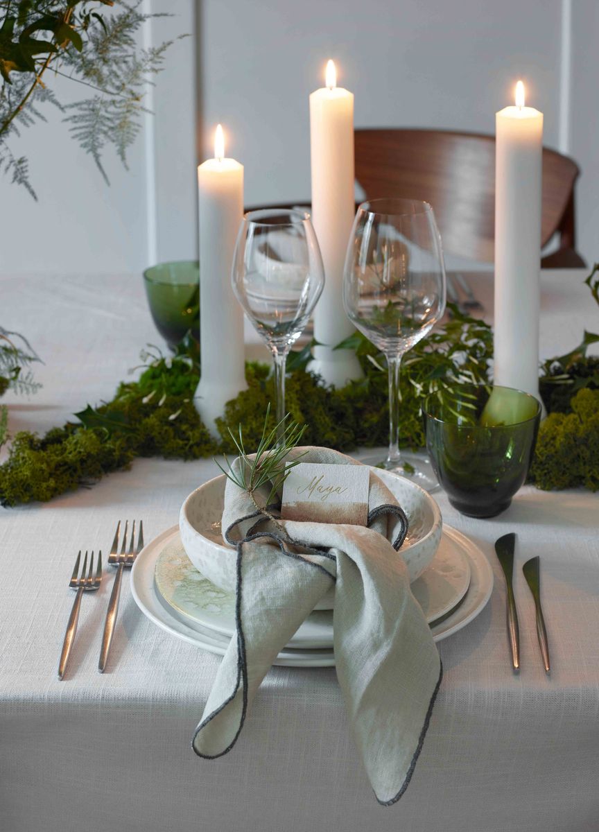 Boligfoto — julebord opdækning