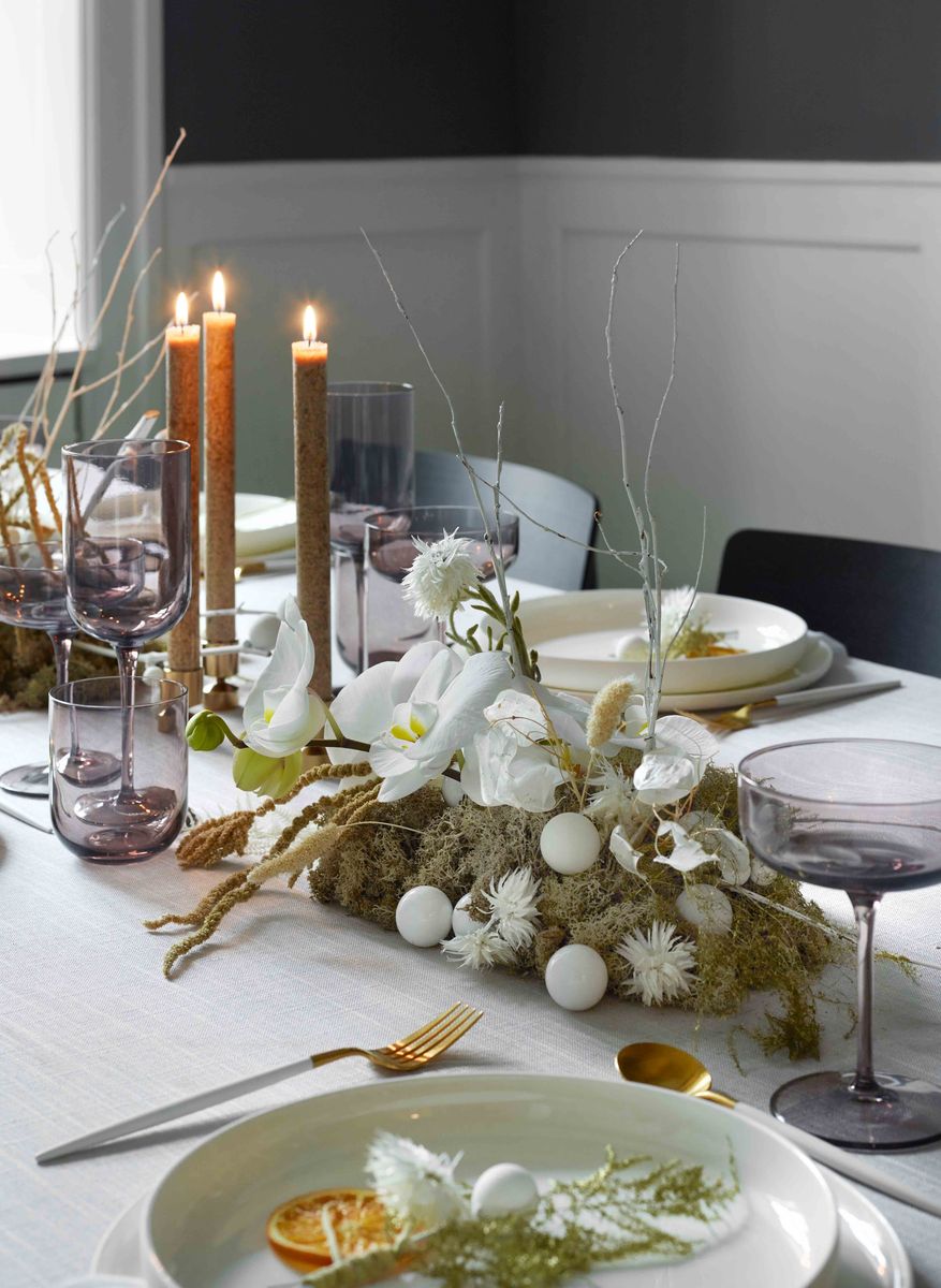 Boligfoto — lyst julebord dekoration