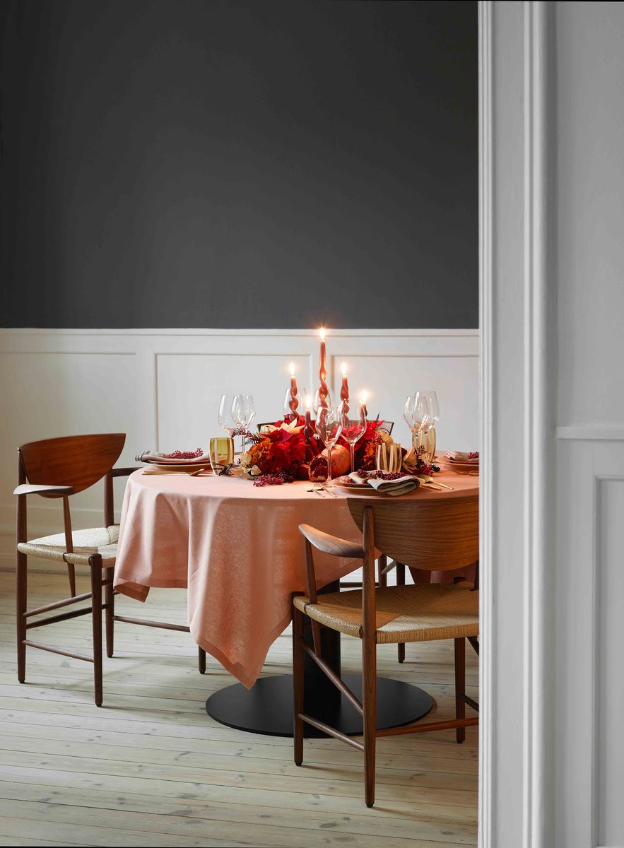 Boligfoto — rødt julebord