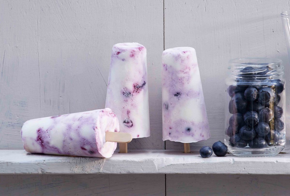 Madfoto — is med blåbær og yoghurt