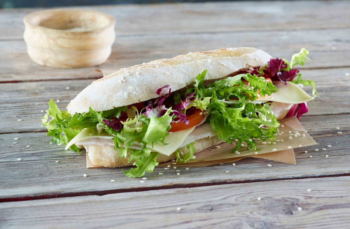 Madfoto — sandwich skinke og ost