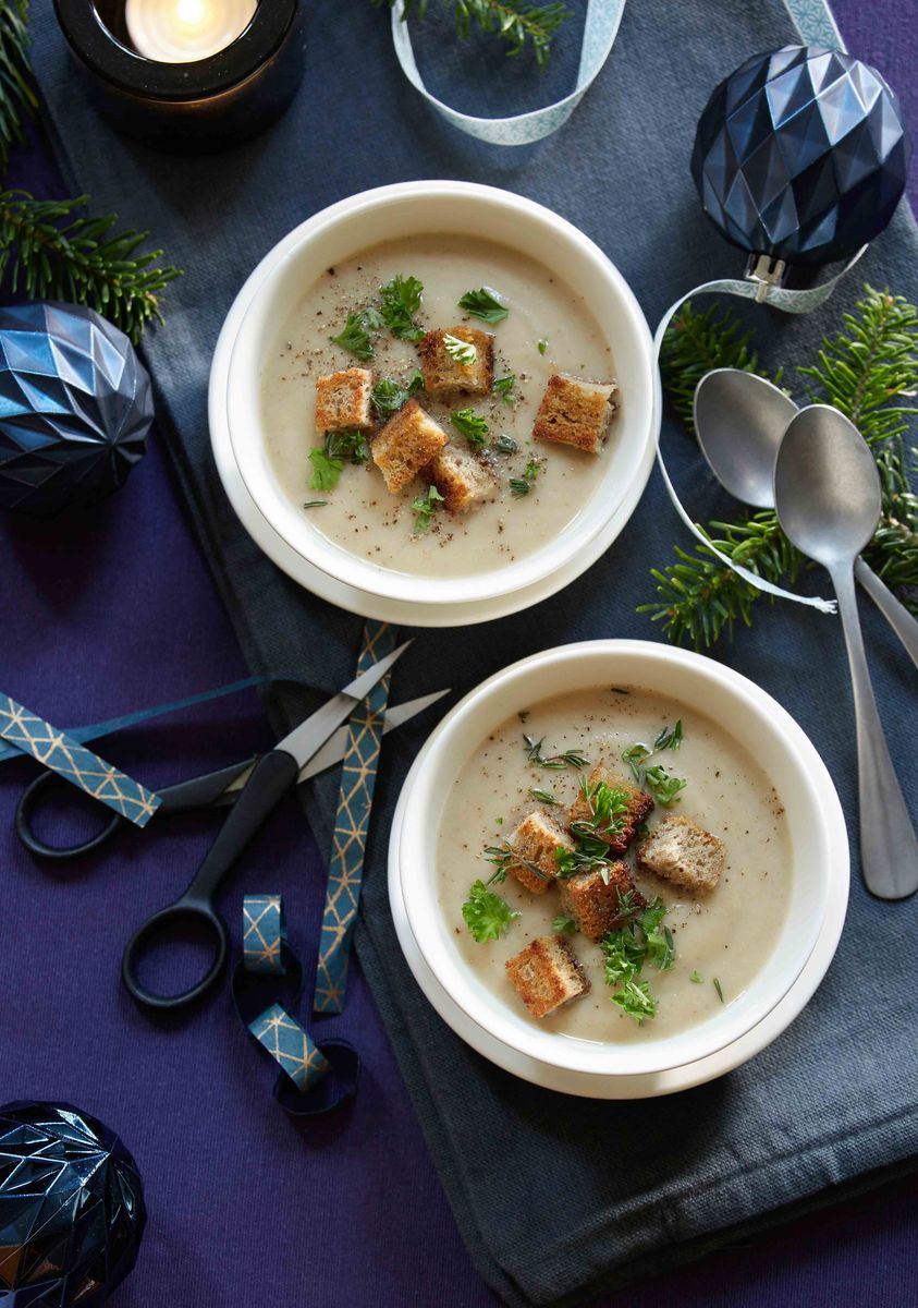 Madfoto — selleri-svampesuppe
